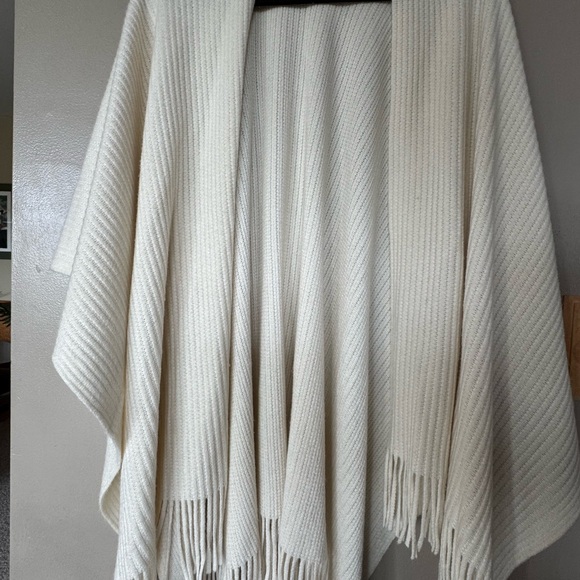 Sweaters - NWOT OS Knitted Elegant Cream Off White Women's Sweater Poncho Fringe Solid XL L